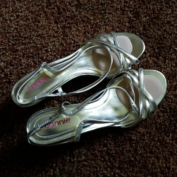 Connie - Picture 5 of 8