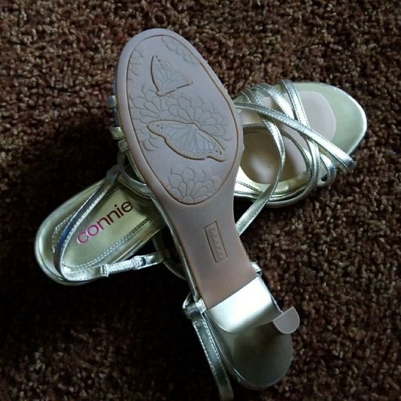 Connie - Picture 6 of 8