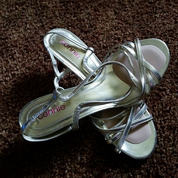 Connie - Picture 7 of 8