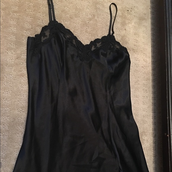Victoria's Secret Other - Black Victoria's Secret slip