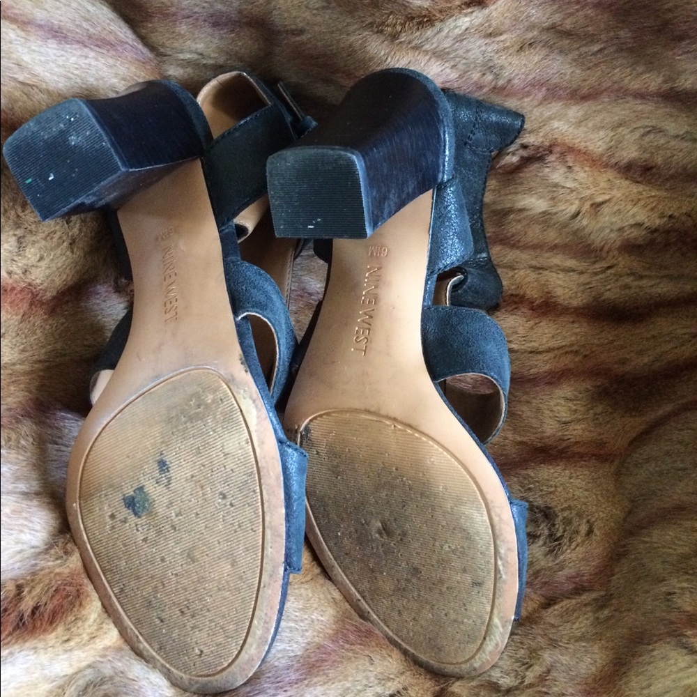 Shoes - Picture 4 of 5