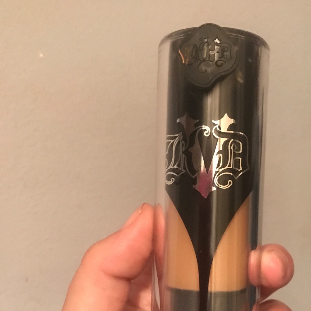 Kat Von D Lock-It Foundation