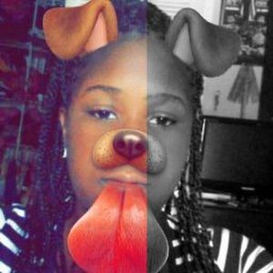 Meet your Posher, Laurah