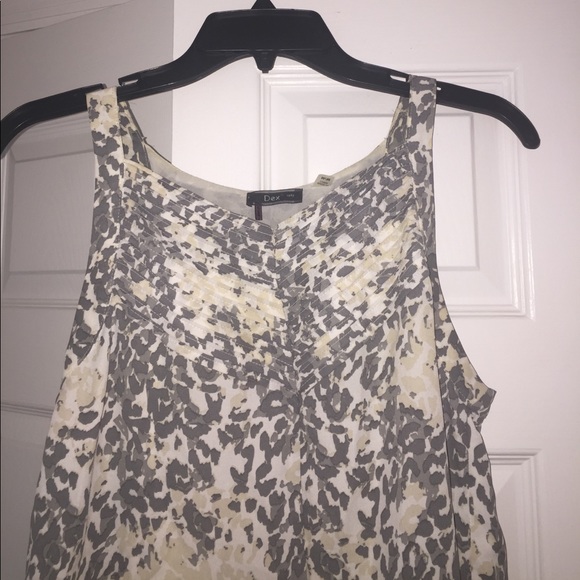 blouse - Picture 2 of 3