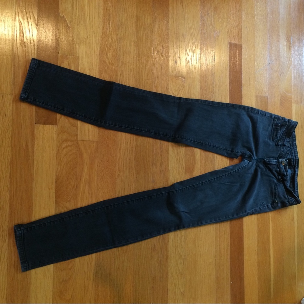 4/$15 SUPER SALE Black Genetic Denim Jeans