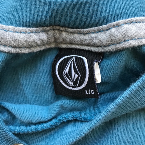 5 brand new Volcom t-shirts. All size L. - Picture 5 of 6