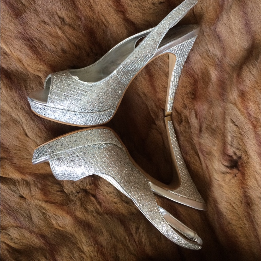 Shoes - Picture 2 of 5