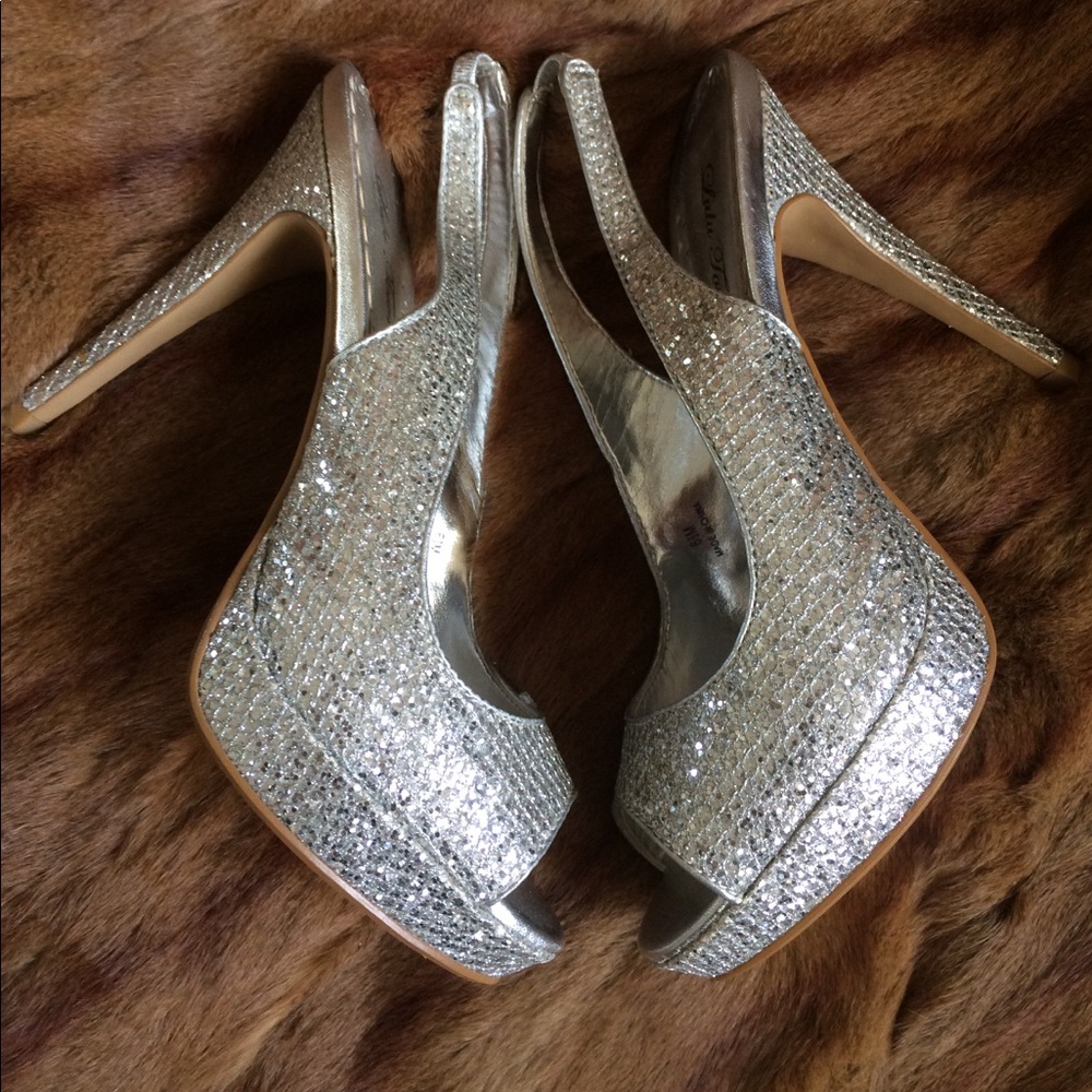 Shoes - Picture 3 of 5