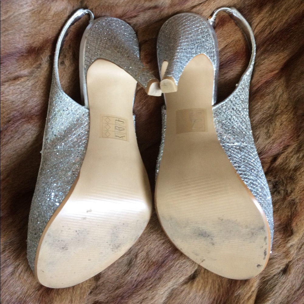 Shoes - Picture 4 of 5