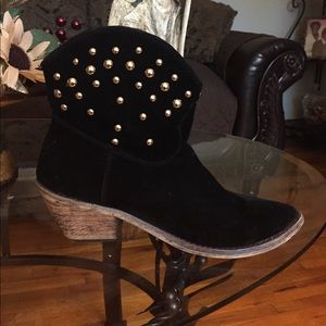 Studded cowboy-style boots