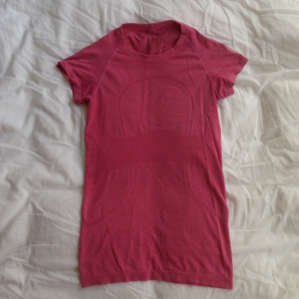Lululemon pink swiftly size 6 SS