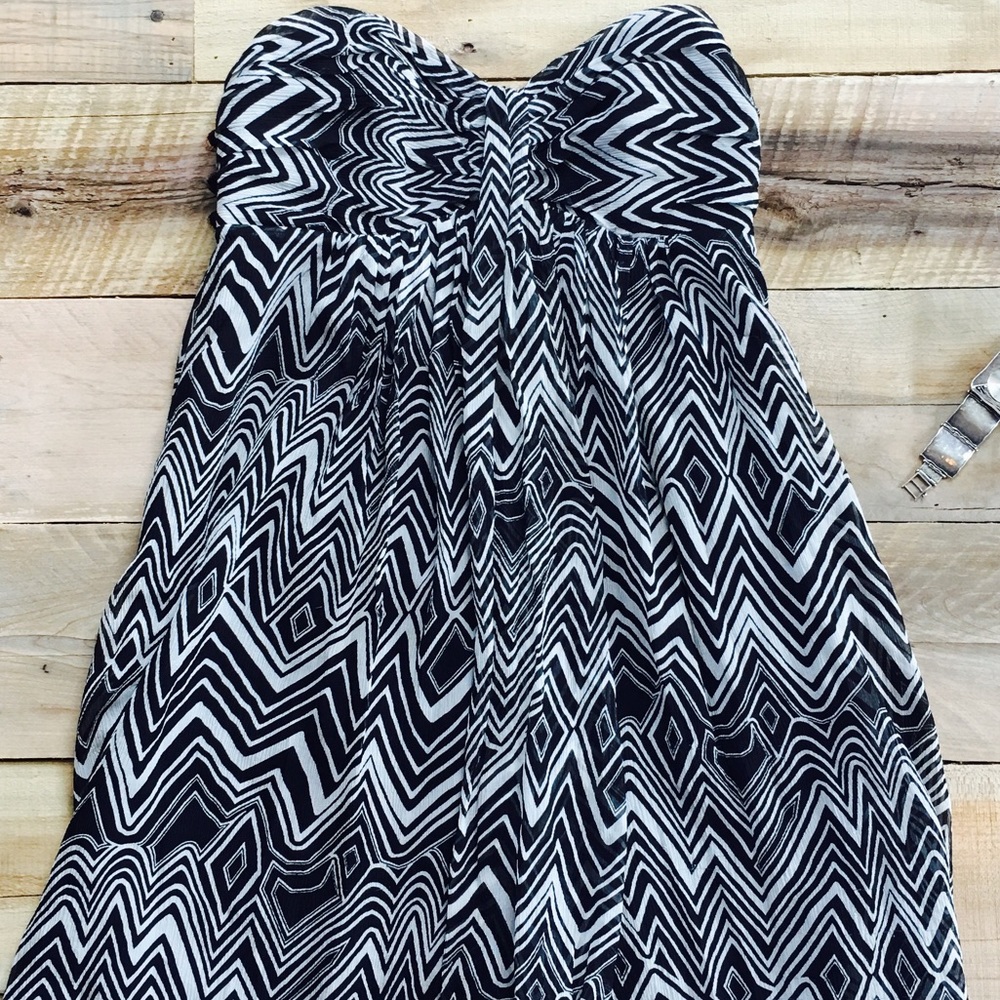 Express Strapless Dress Sz 4 ⚫️⚪️⚫️