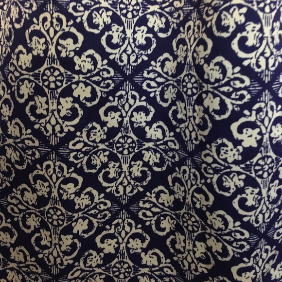 Tank Top with Sparkled Rim - Picture 3 of 3