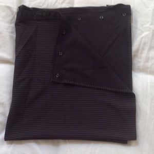 Lululemon black and gray reversible scarf