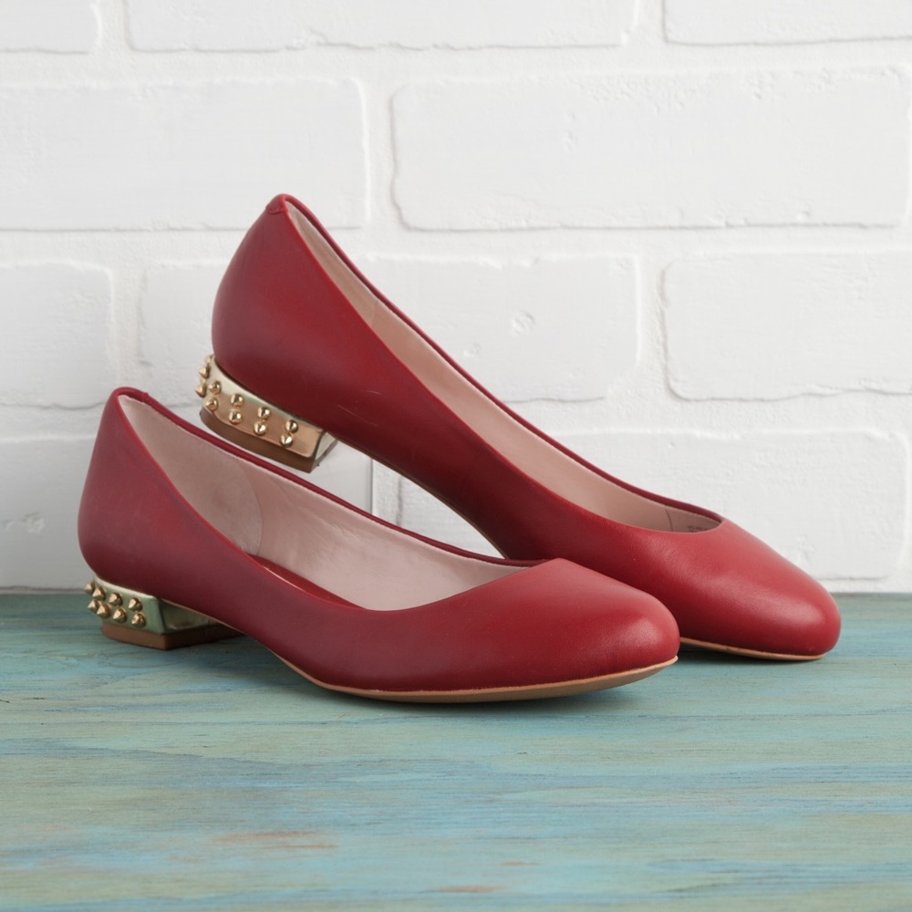 Vince Camuto Nilah Crimson Gold Stud Flats