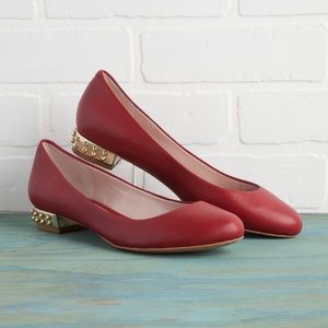 Vince Camuto Nilah Crimson Gold Stud Flats