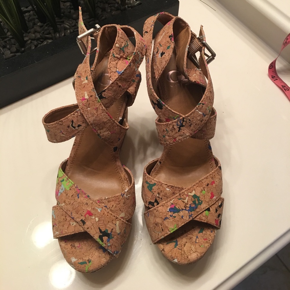 New without tags Gianni paint splattered wedges