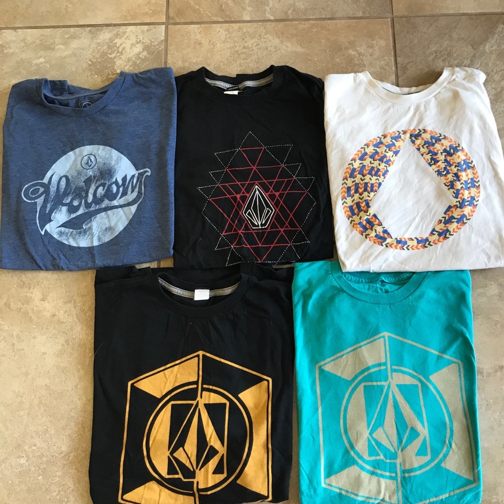 5 Brand New Volcom tshirts. All size L