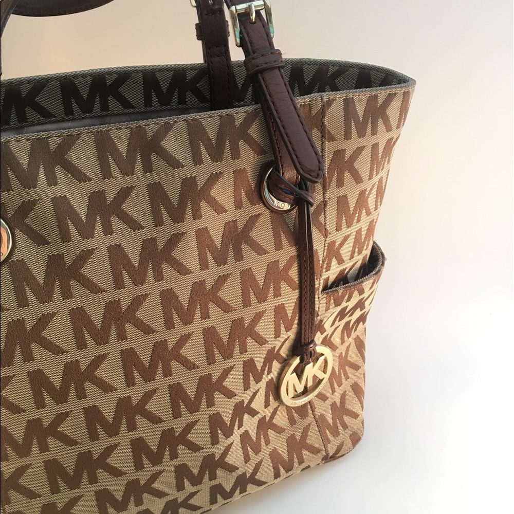 Michael Kors Authentic handbag