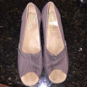 toms grey wedges