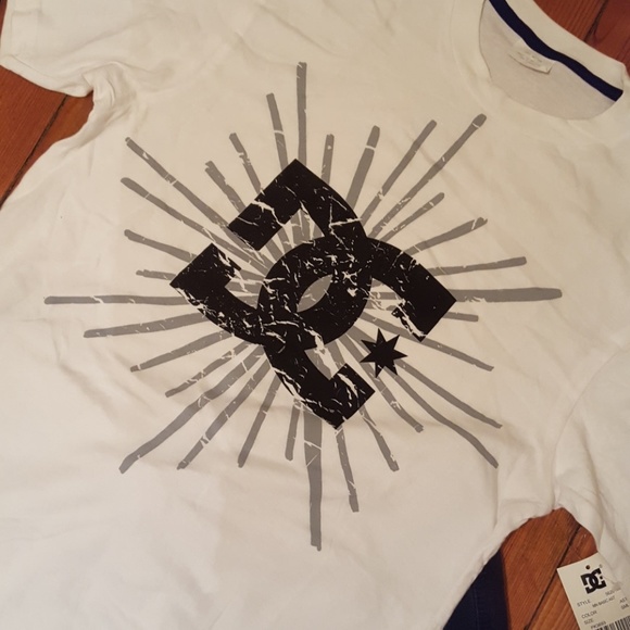 DC Shirt - Picture 2 of 3