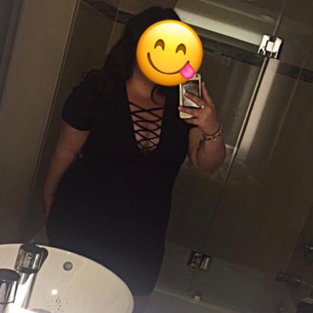 ‼️CRISS CROSS CLEAVAGE DRESS‼️