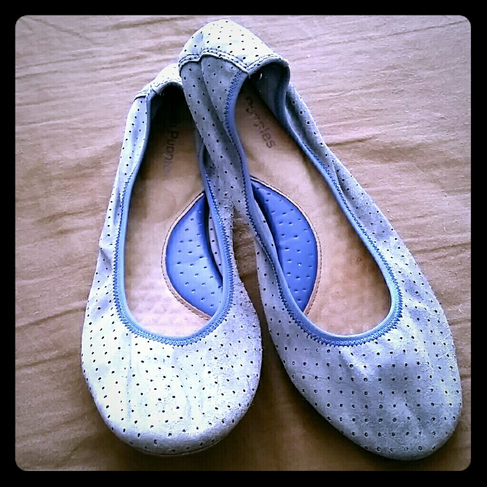 Hush puppies flats.