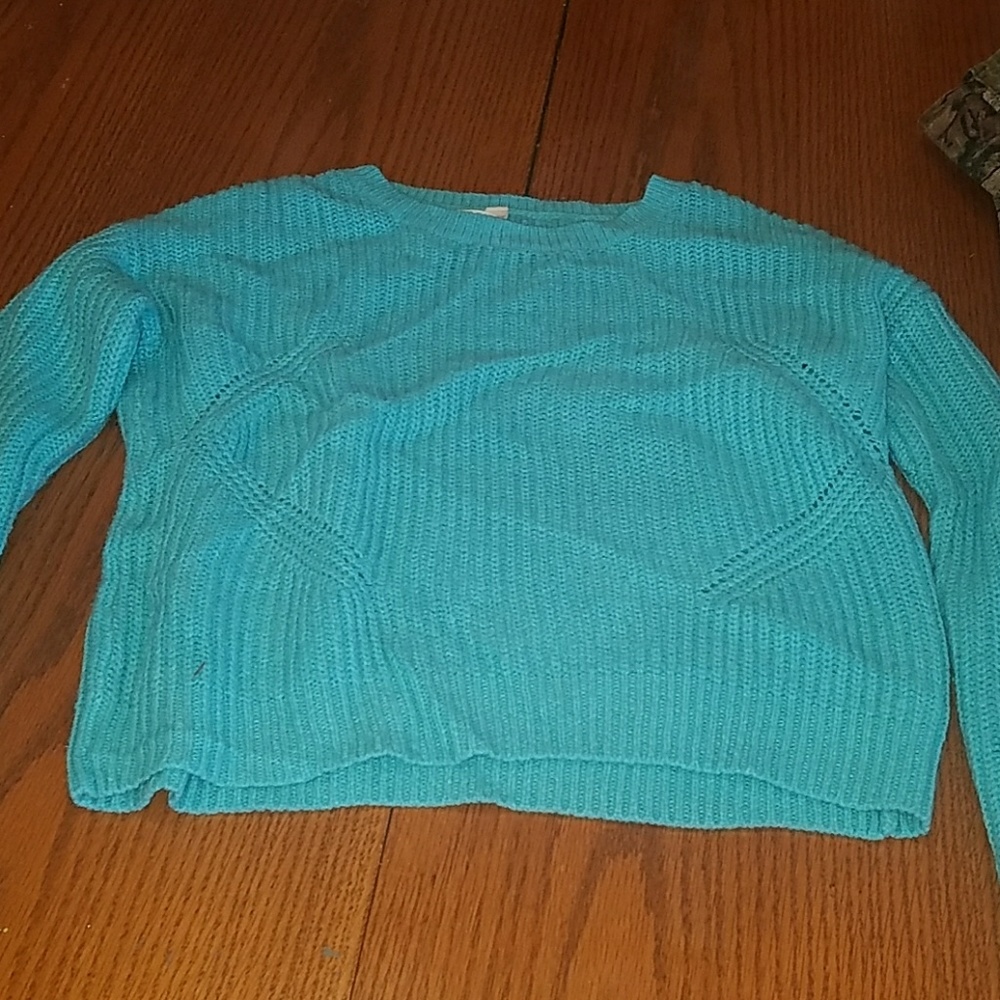 Crop top sweater