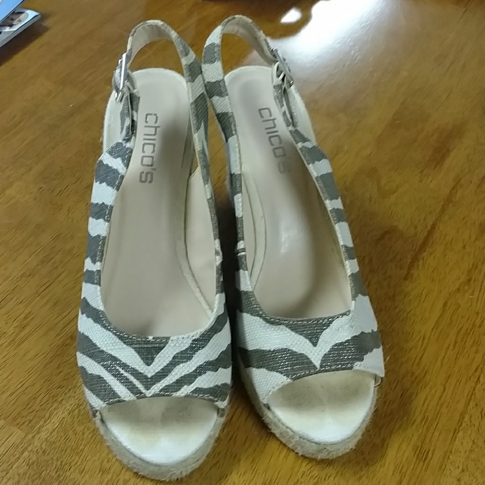 Chico's Size 9 zebra print wedges