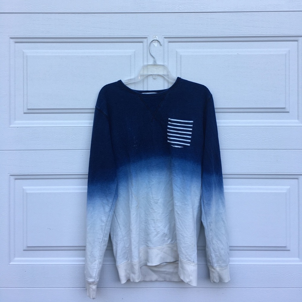 MENS Ombré blue and white crewneck MEDIUM