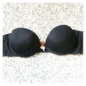 Black strapless bra