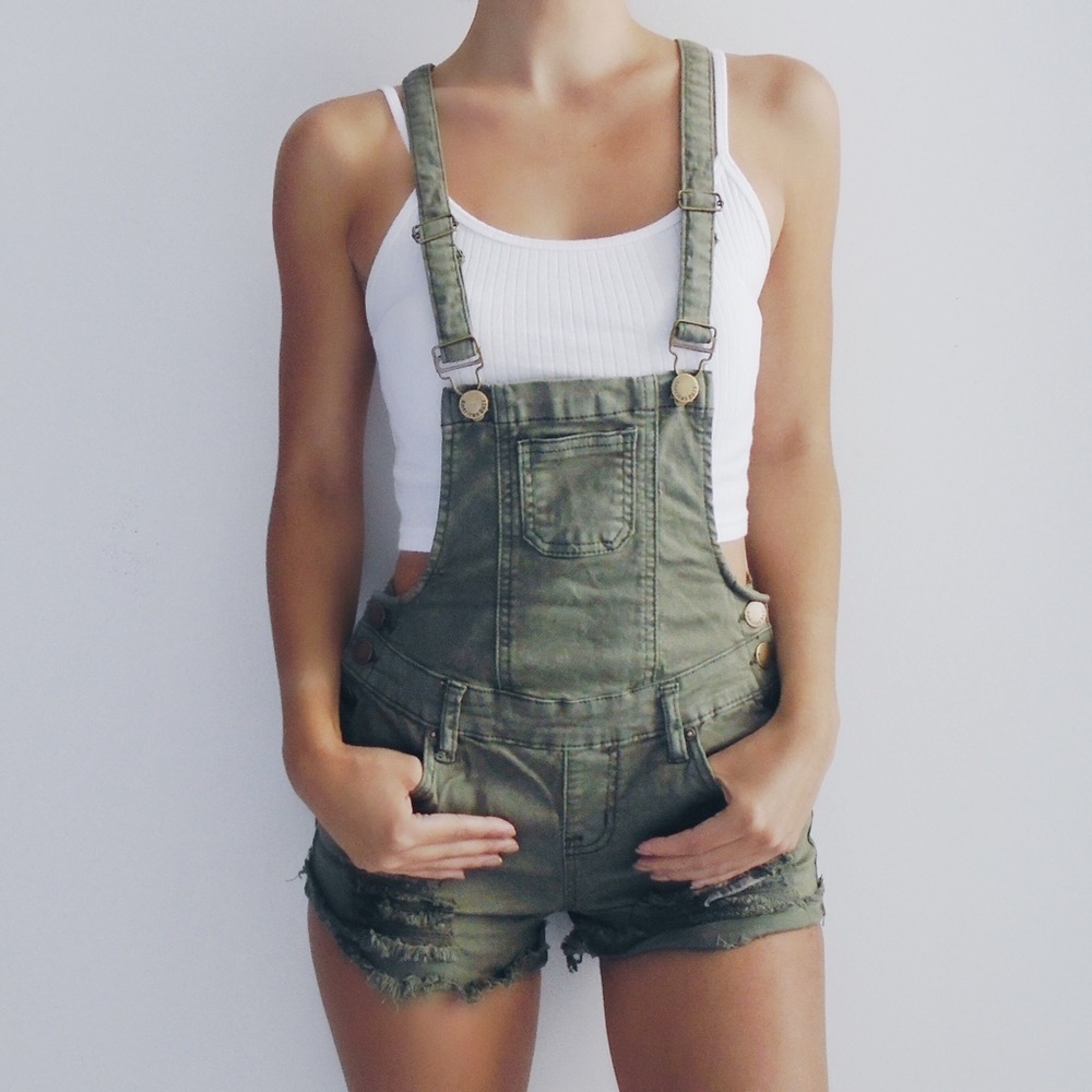 SOLD OUT ❌ Robyn Olive Green Overalls - Picture 4 of 6