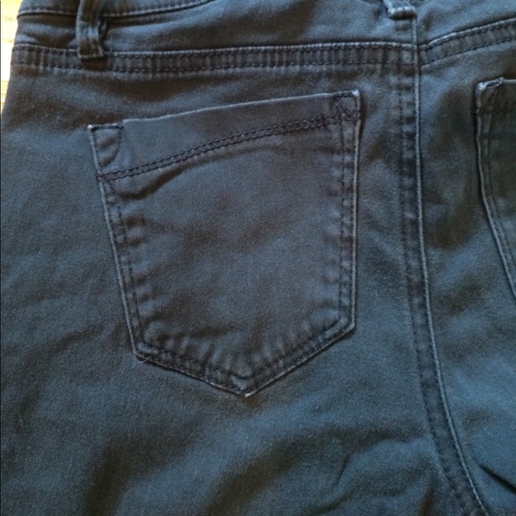 4/$15 SUPER SALE Black Express Skinny Jeans - Picture 2 of 5