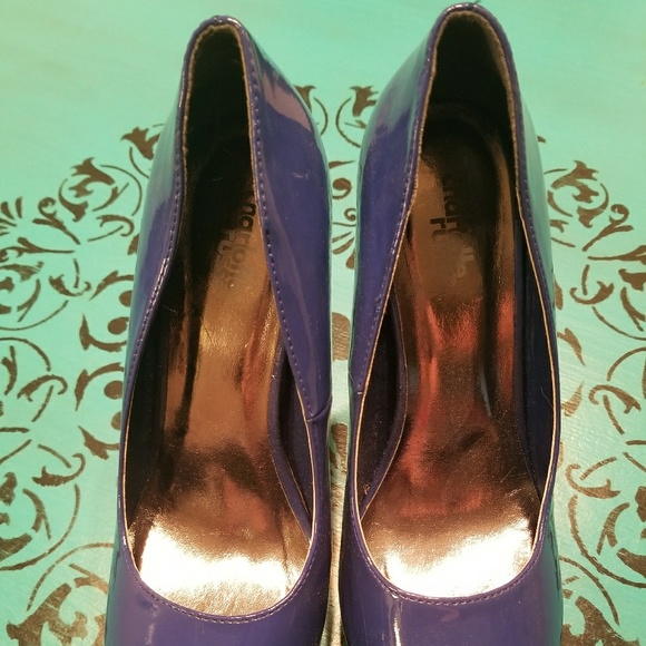 Blue High Heel Pumps - Picture 3 of 3