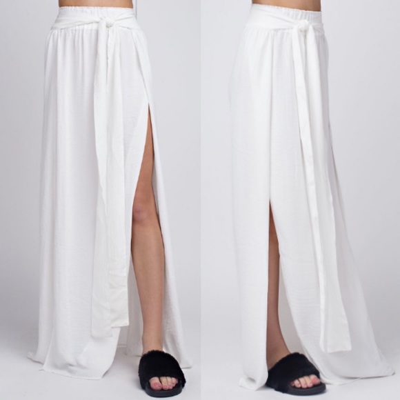 SOLD OUT ❌ Eli White Slit Skirt - Picture 6 of 6