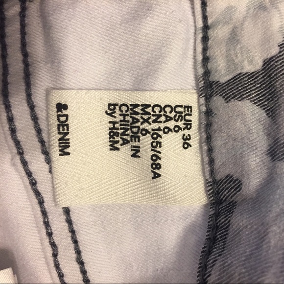 Gray and white floral shorts - Picture 3 of 3