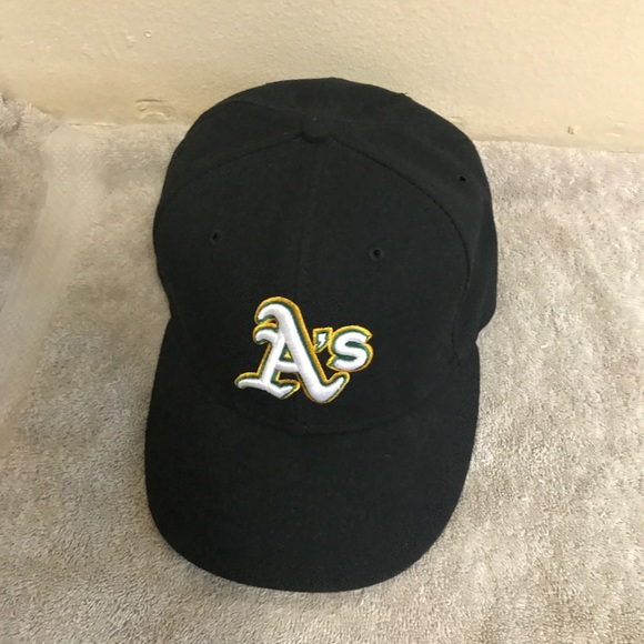 a's hat black