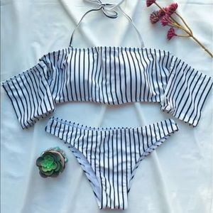 NEW/NEVER WORN Zaful striped bikini bottoms