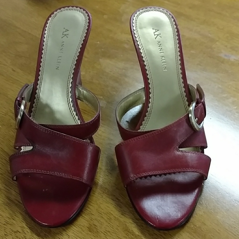 Anne Klein red leather wedges