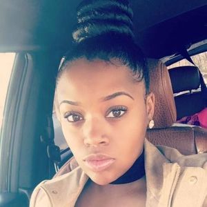 Meet your Posher, Kiona