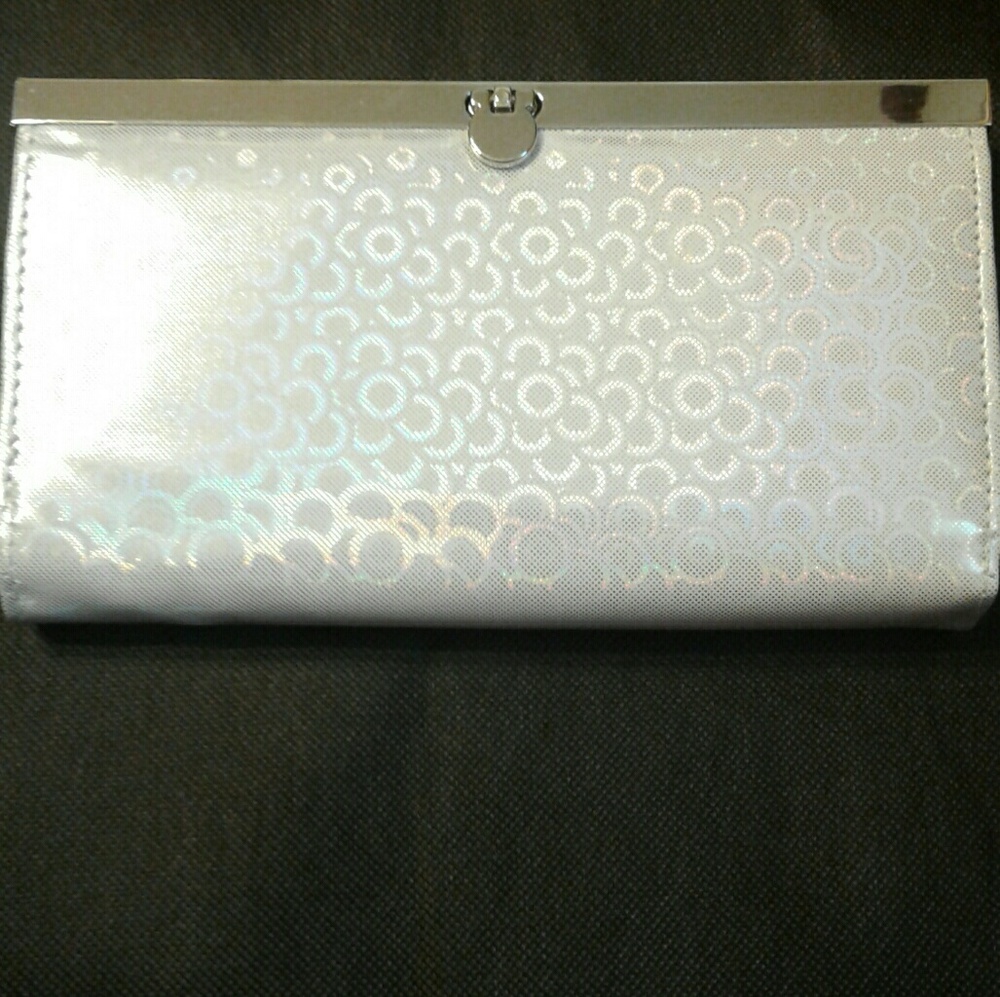 Psychedelic white wallet