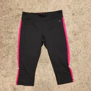 Black and Pink Capri workout leggings size M