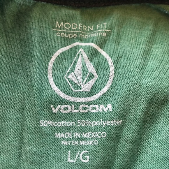 Never worn, ultra lightweight Volcom T-shirts - Picture 3 of 5