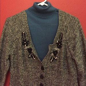 Light weight sleeveless turtleneck