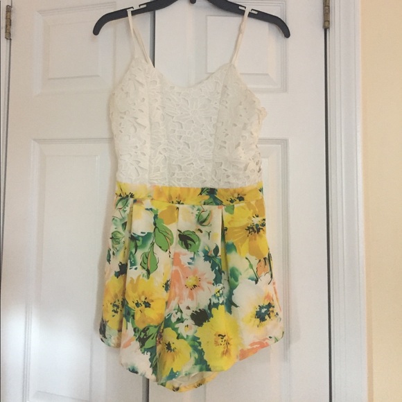 flower romper - Picture 1 of 5