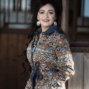 Meet your Posher, Monica