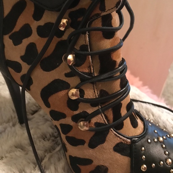 Cheetah print heels with studs boots - Picture 5 of 5