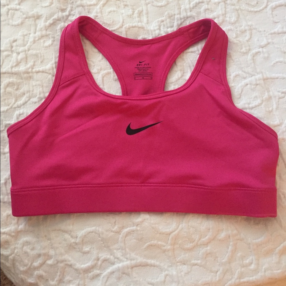 NWOT Nike dri-fit sports bra