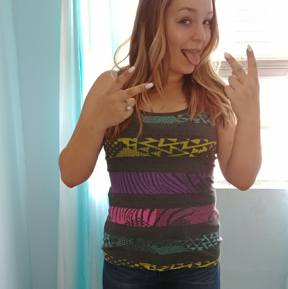 Graphic tank