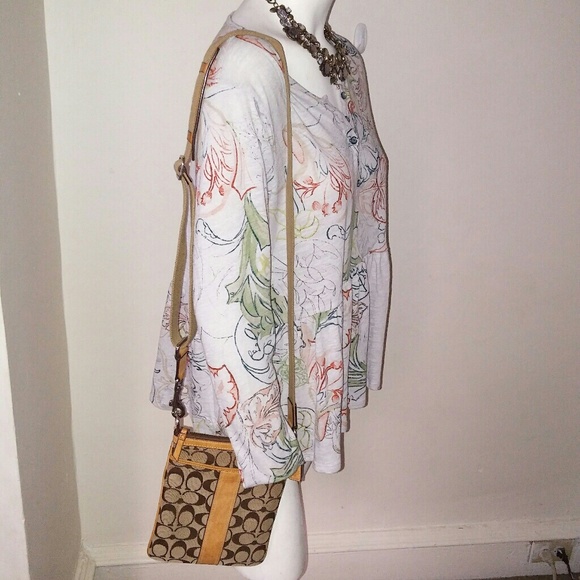 Coach Handbags - Coach crossbody bag